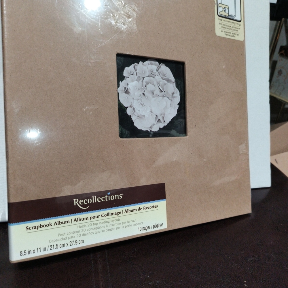 Recollections 8.5" x 11" Scrapbook 3-Ring Binder Album & Brown 10 Pages Sealed